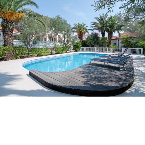 Beach Boy & Pool Girl Apartments