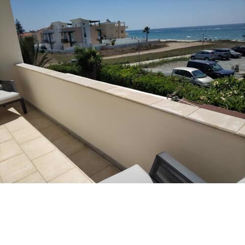 BEACH FRONT APARTMENT D4