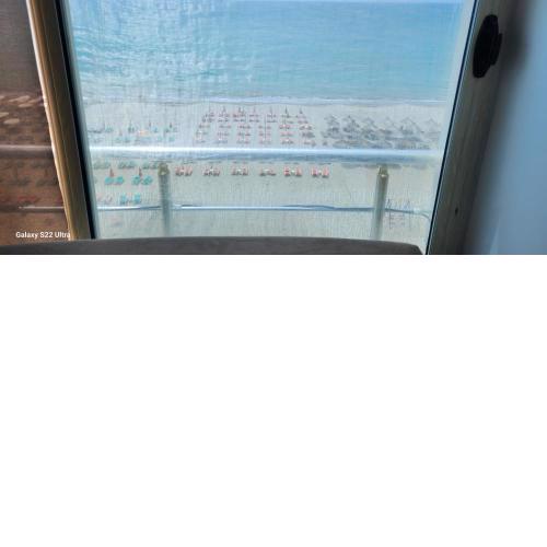Beach front apartment with wonderful view