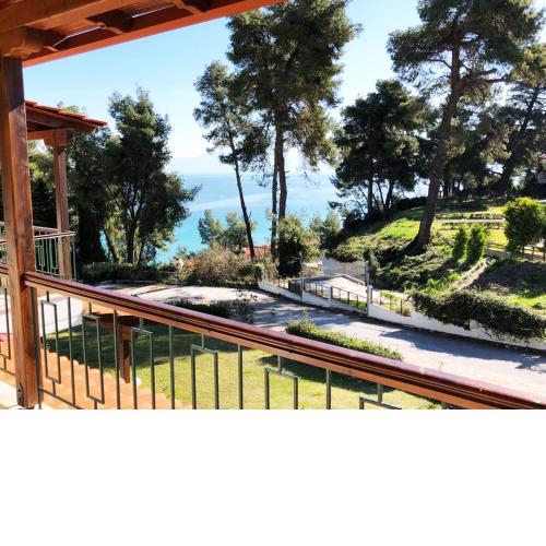 Beach Front Maisonette in Kriopigi