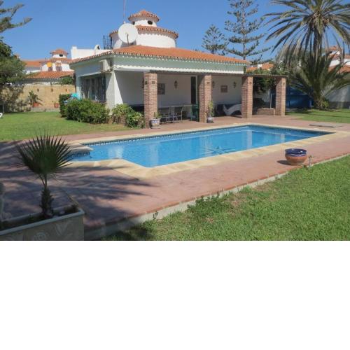 Beach Front Villa for 8 persons