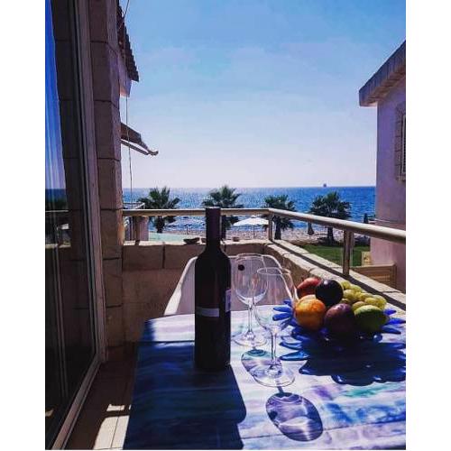 Beach Gardens Apartment
