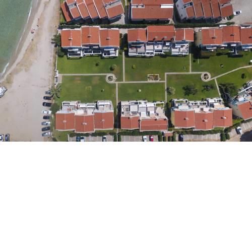 Beach Heaven - Beachfront, BBQ, View, Garden