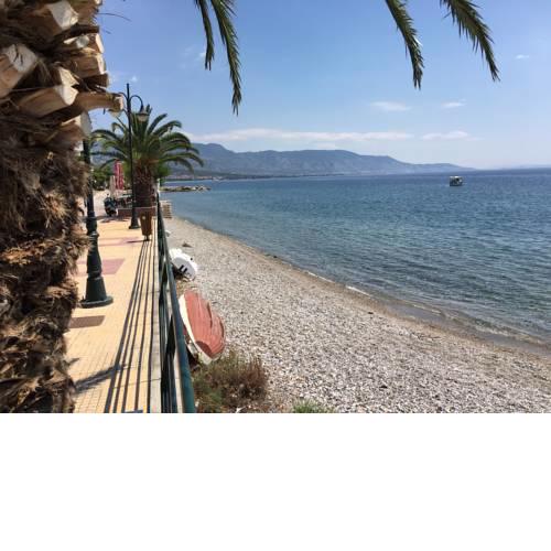 Beach House of Agioi Theodoroi