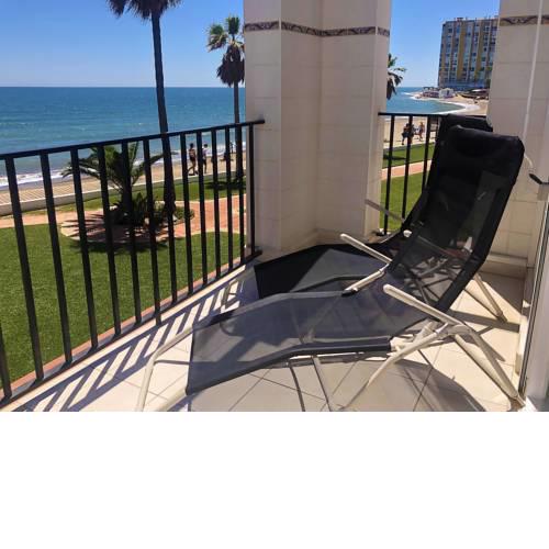 Beach house with direct access to Calahonda Beach and open sea views CS183