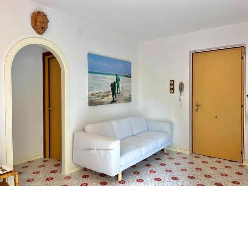 Beach house with private garden and parking