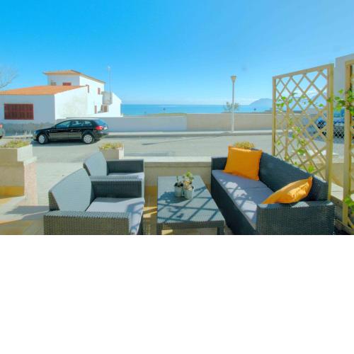 Beach house with seaviews