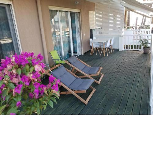 Beach Veranda Home, Gjiri i Lalzit