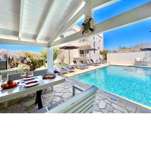 Beach Villa Heart House with private pool