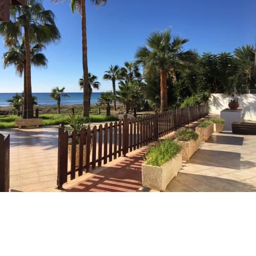 Beachfront 2 Bedroom Ground floor Apartment
