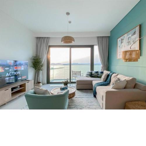 Beachfront 2BDR w/ Private Beach Access