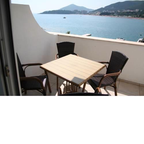 Beachfront apartment in Becici,Rafilovici,Budva