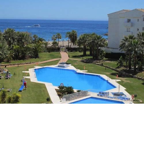 Beachfront apartment in Puerto Banus, Playa Rocio