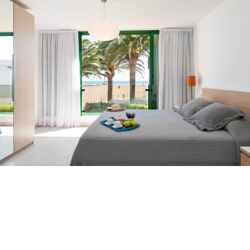 Beachfront Apartment Las Burras FA03