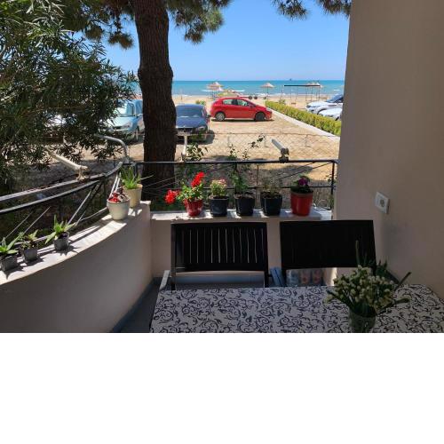 Beachfront apartment Mila, Ground floor