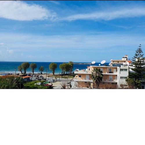 Beachfront Lux Apartments & Gym 4