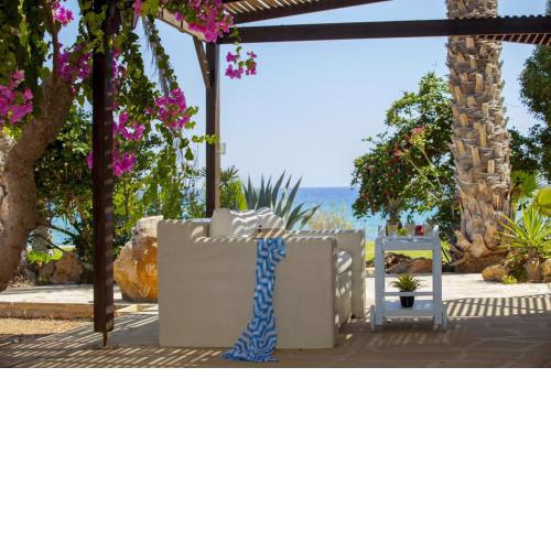 Beachfront Luxury Villa in Ayia Napa close to all the action, Ayia Napa Villa 1364