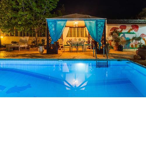 Beachfront Luxury Villa-Private Pool, Garden Retreats