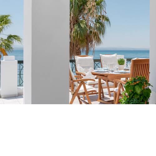 Beachfront Modern Apartment