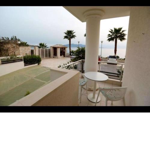 Beachfront Sion Sarande Apartment 2