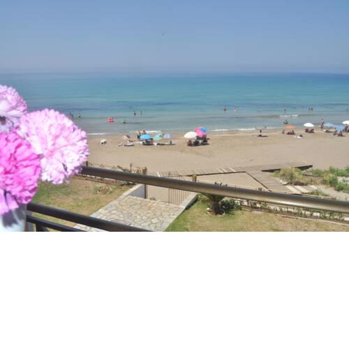 Beachfront Studio Apartments - Agios Gordios