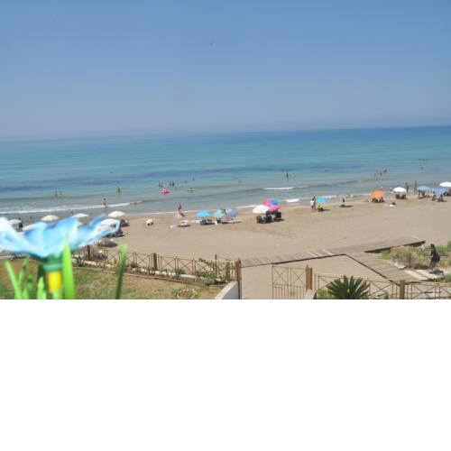 Beachfront Studio Apartments - Agios Gordios