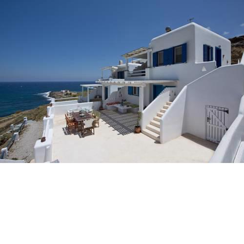 Beachfront Superior Villa Merhia