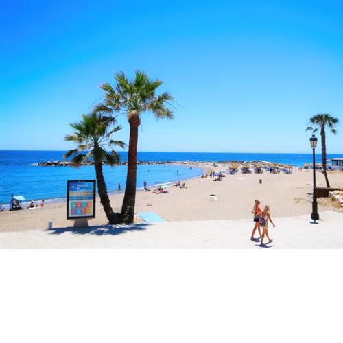 Beachfront Urb. Luxury Apartment