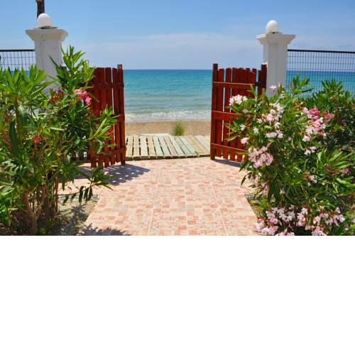 Beachfront Vacation Home "EFTICHIA"