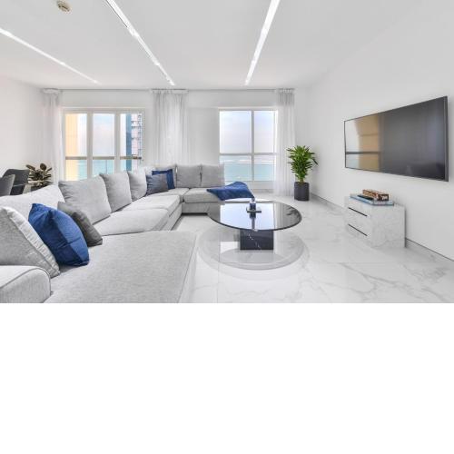 Beachside Bliss - Luxurious 2 BR JBR Condo