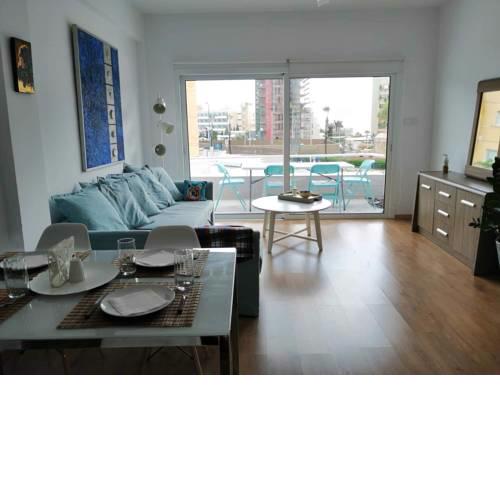 Beautiful 1 Bed Apt. By the sea