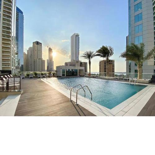 Beautiful 1BR with sunset view Dubai Marina
