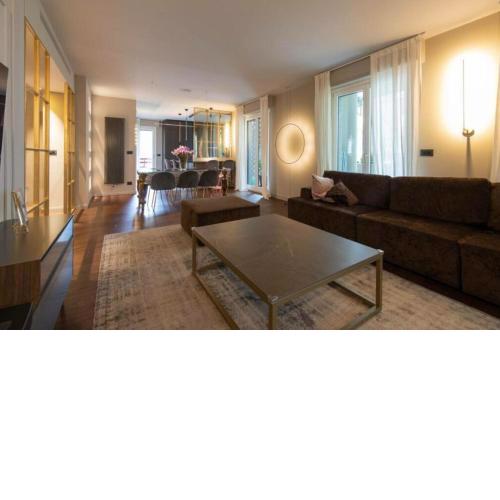 Beautiful 2-Bed Apartment in Torino