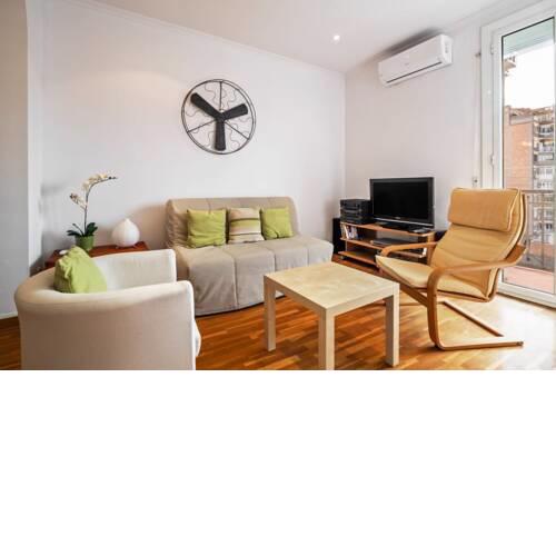Beautiful 2 Bed Apt with a view of Sagrada Família