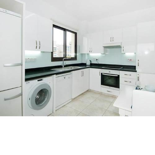 Beautiful 2 bedroom Apartment at premium location.