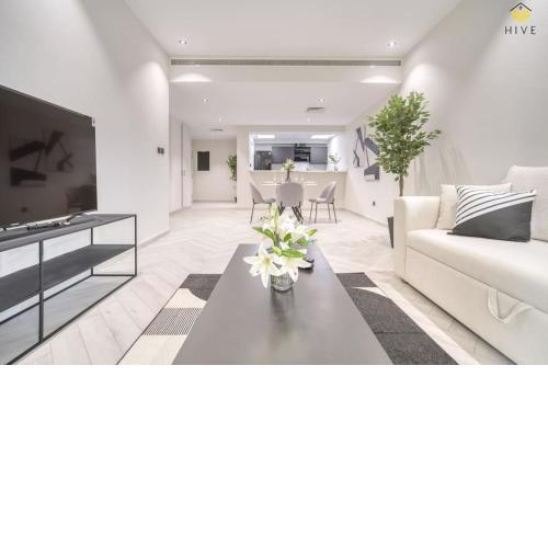 Beautiful 2 Bedroom Apartment in Al Arta 2
