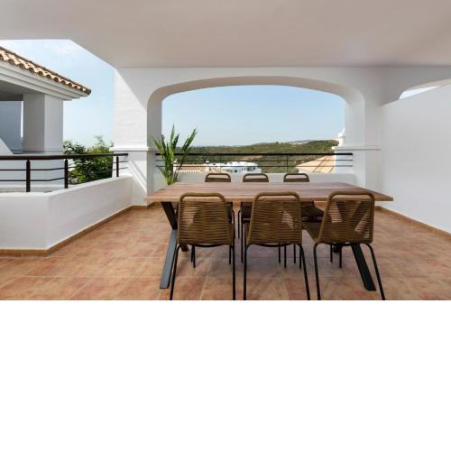 Beautiful 2 bedroom Apartment in Albatross Casares