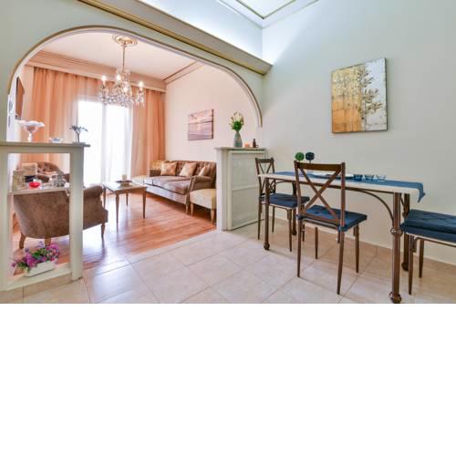 Beautiful 2 bedroom Home in the Heart of Athens