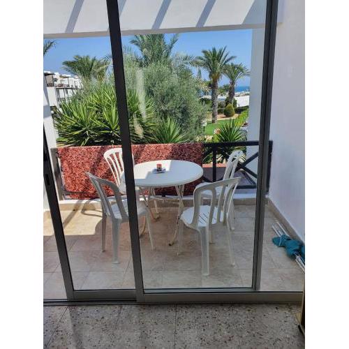 Beautiful 2 bedrooms flat,near beach,free parking