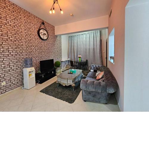 Beautiful 2 Bedrooms + Hall Rental Unit in Marina Escan807