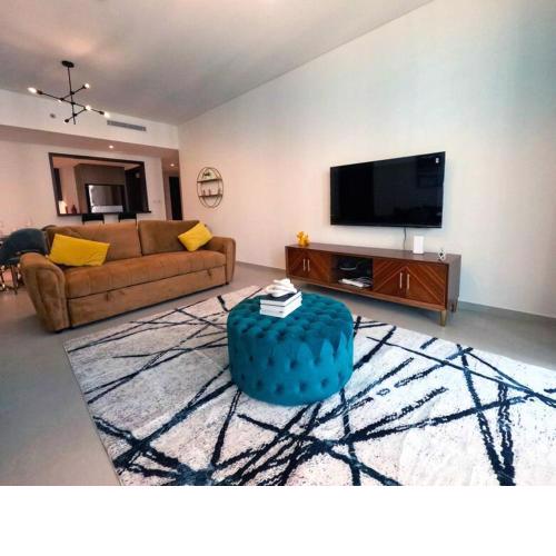 Beautiful 2BR in Downtown