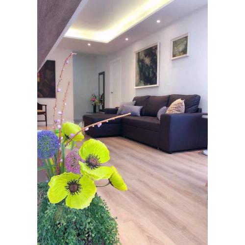 Beautiful 3 Bed Apartment in Los Cristianos Port