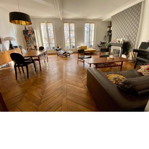 Beautiful 5 bed family apartment close to Seine river and Eiffel tower