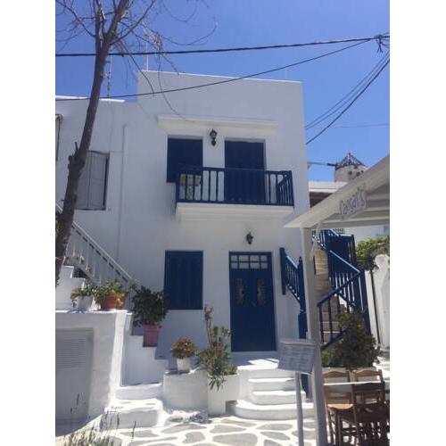 Beautiful And Spacious 3 BR House In The Heart Of Mykonos!