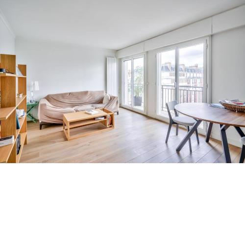Beautiful and spacious apartment - 17th district