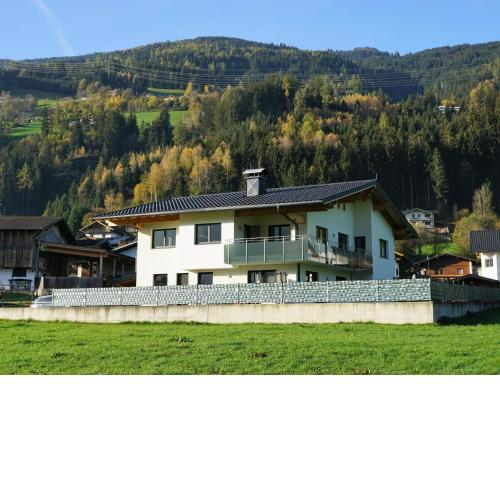 beautiful and spacious holiday apartment Luxner in Kaltenbach