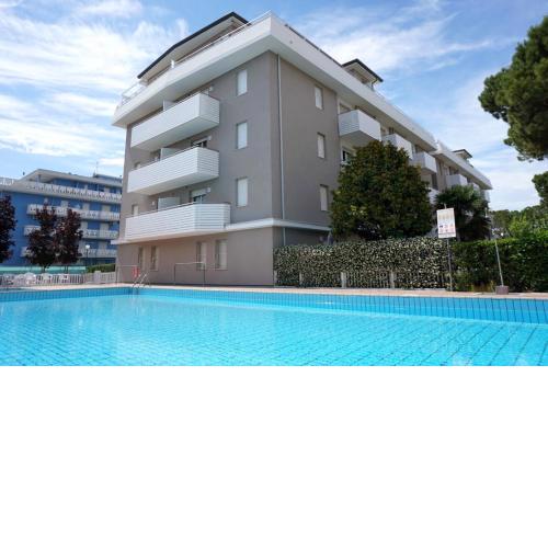 Beautiful apartment for 6 people with pool