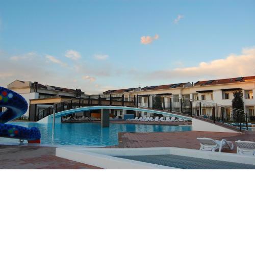 Beautiful Apartment in a village with swimming pool - By Beahost Rentals