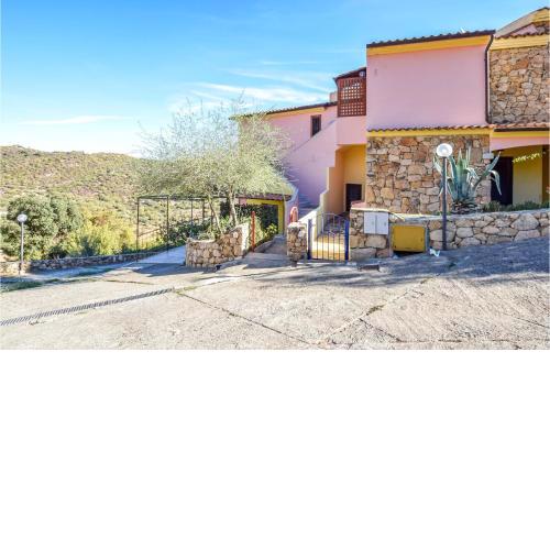Beautiful apartment in Budoni with 2 Bedrooms