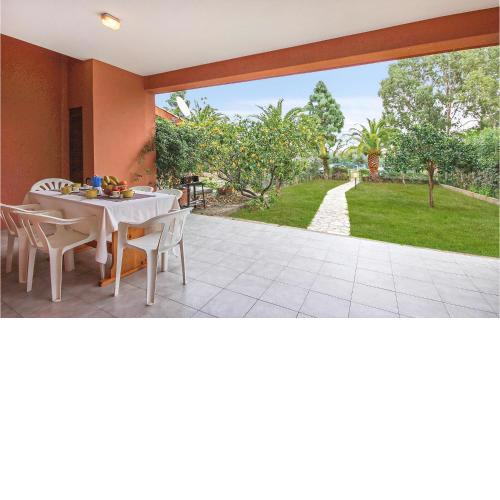 Beautiful apartment in Costa Rei -CA- with 2 Bedrooms and WiFi